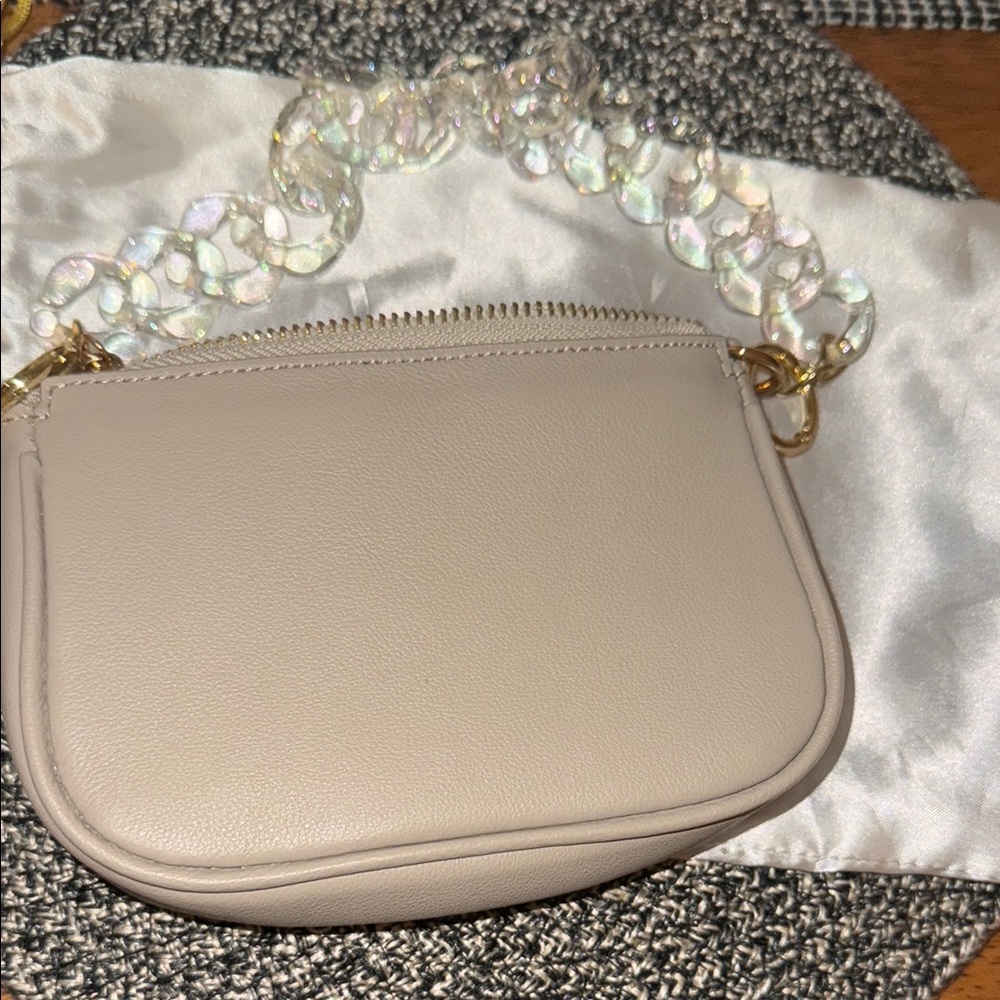 Cream Clutch with Gold Chain Strap and Textured Leather - Picture 7 of 9